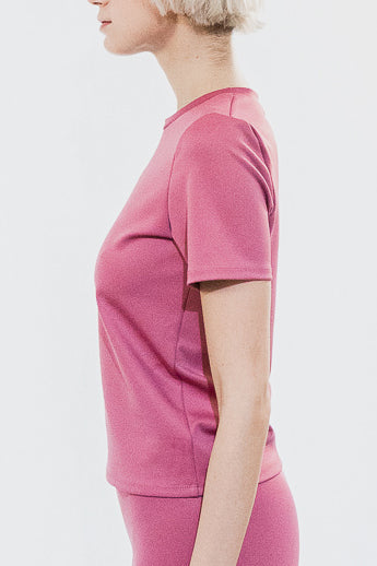 Pink short-sleeved t-shirt (person)