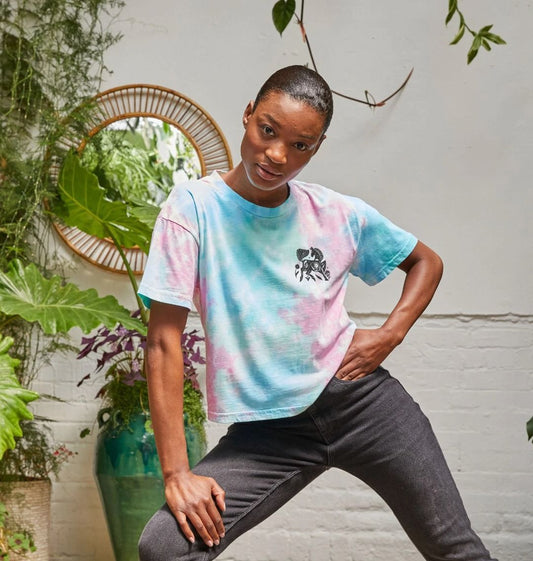 Tie-dye t-shirt with graphic on chest (person)