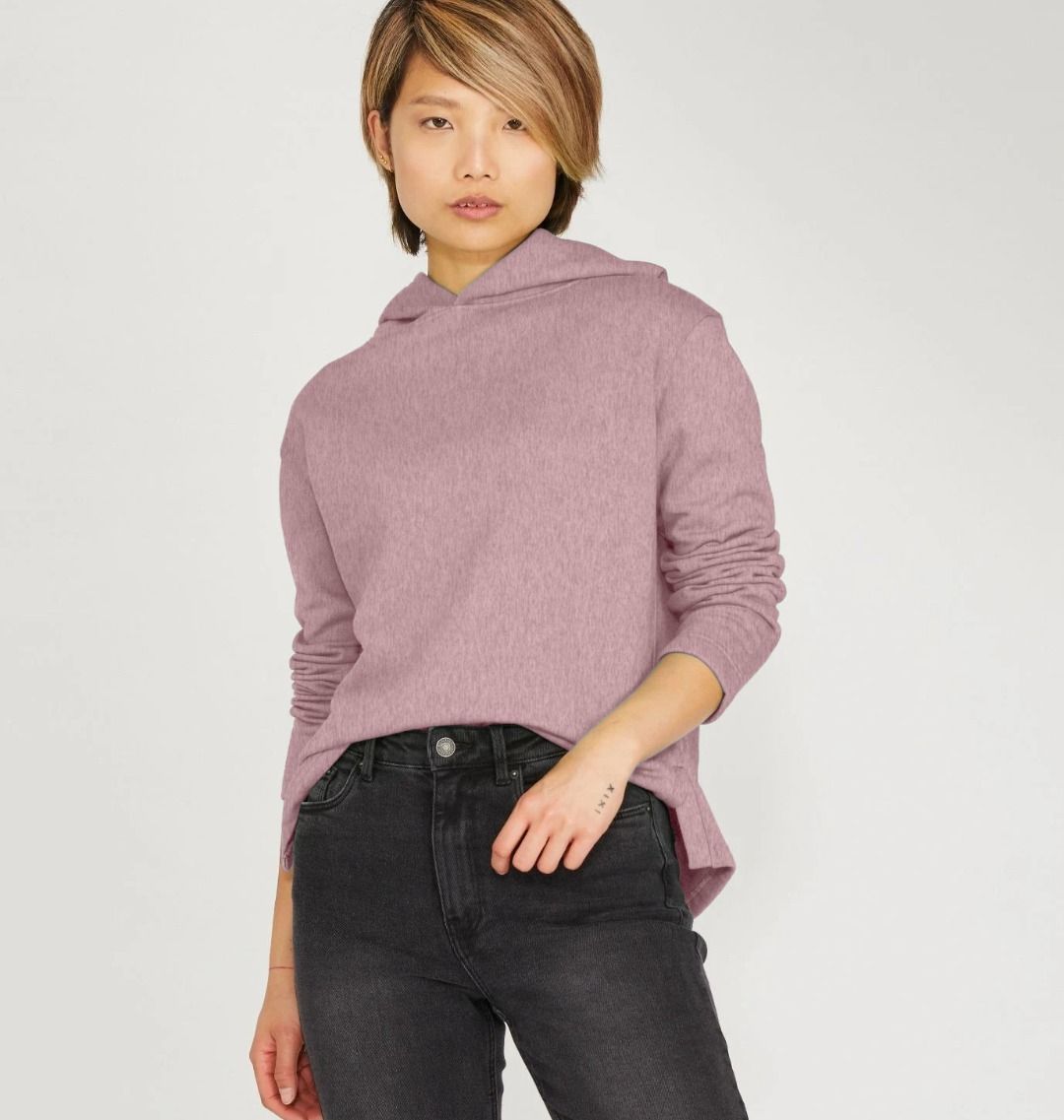 Purple hooded sweatshirt with ruched sleeves (person)