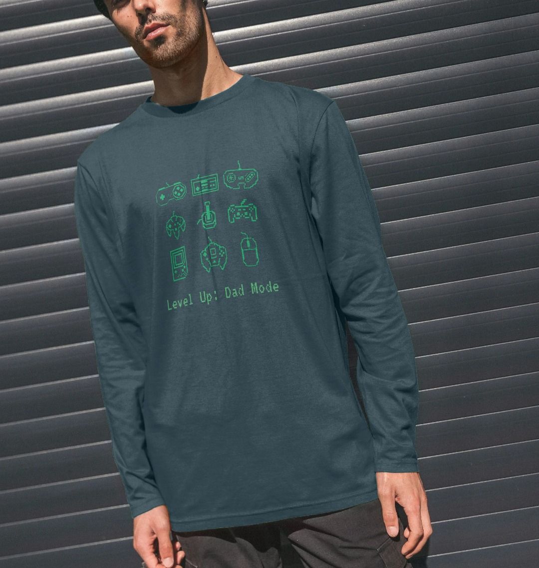 Long-sleeve t-shirt with gaming icons and text (person)