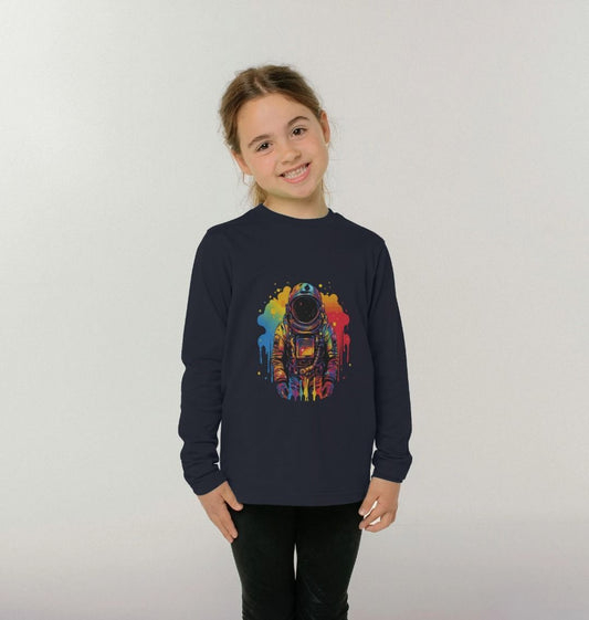 Long-sleeved t-shirt with astronaut graphic (person)