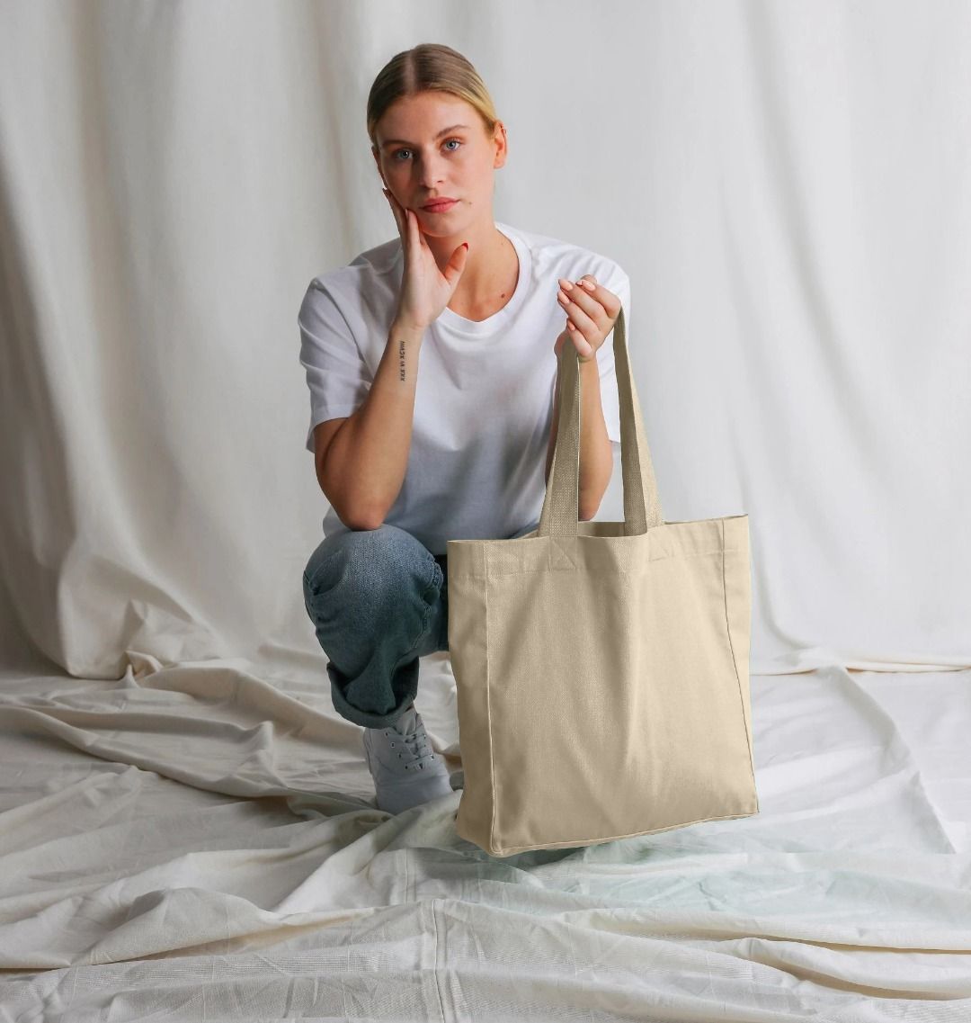 Natural canvas tote bag (person)