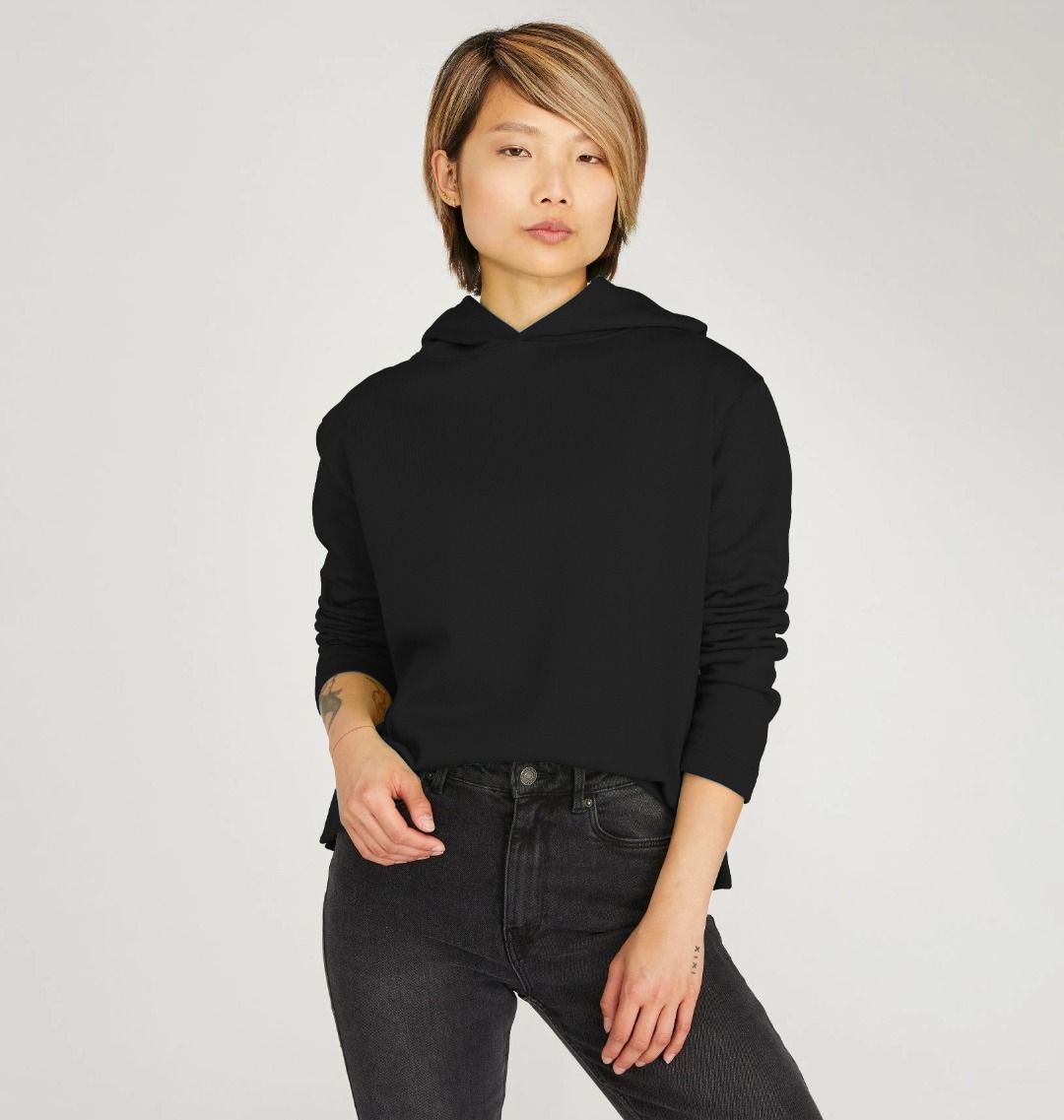 Black cropped hoodie with hood (person)