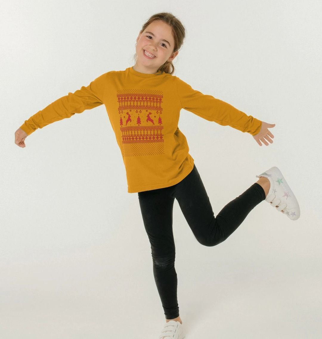 Yellow long-sleeve sweatshirt with festive pattern (person)